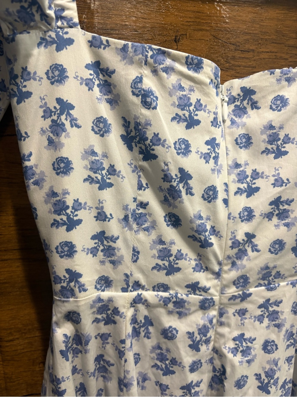 House of CB 'Tallulah' Blue Floral
Puff Sleeve Midi Dress - Picture 10 of 11